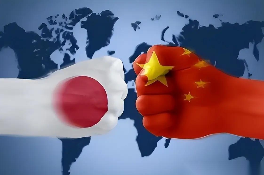 日本退役少将山本一郎在接受《朝日新闻》采访时发出一则惊人的预警，中日两国在东海和