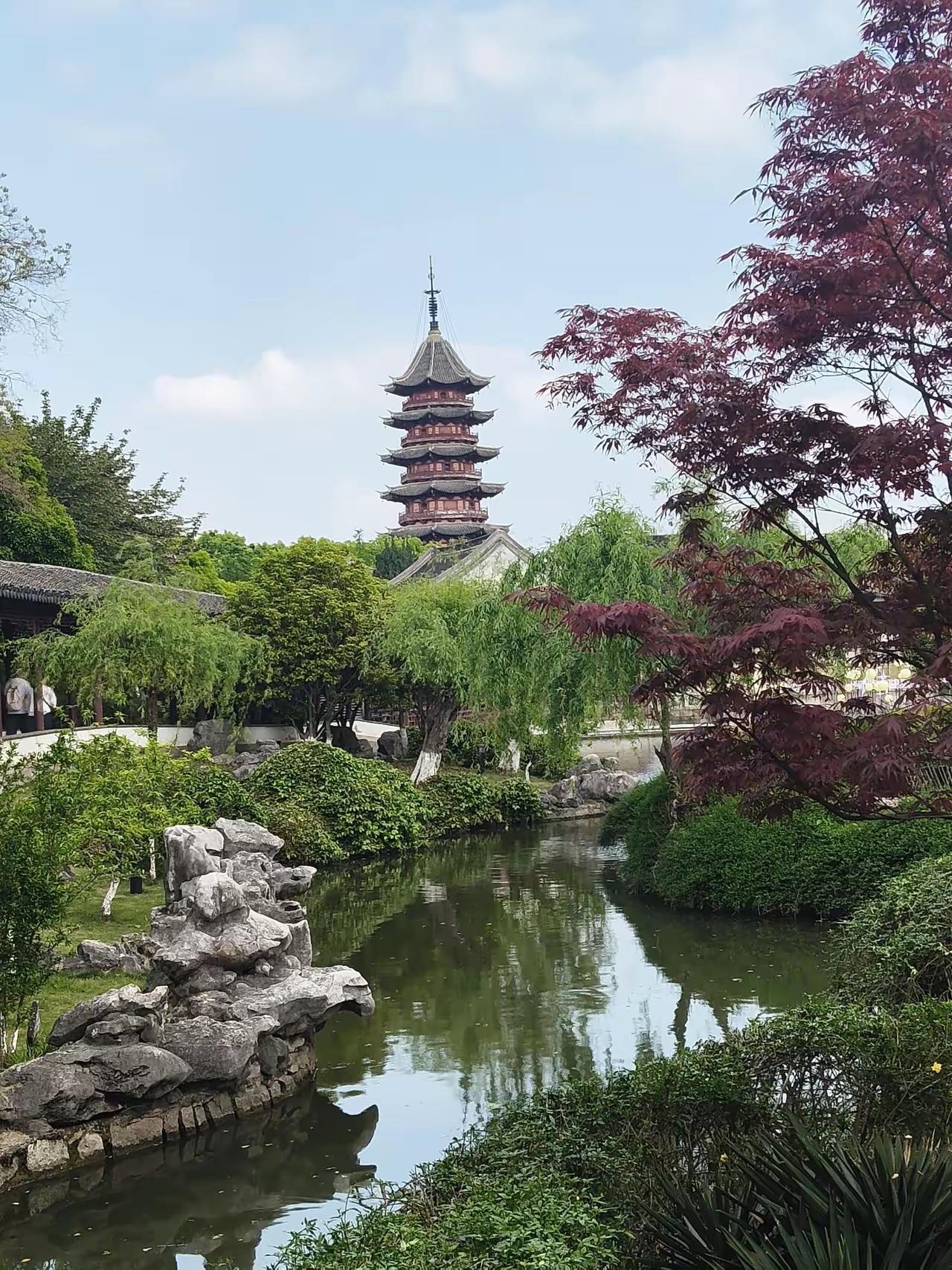 小河弯弯，古塔耸立，风景真美！