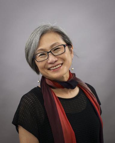 竹中明子（Akiko Takenaka）是日裔美国学者，现在是美国肯塔基大学历史