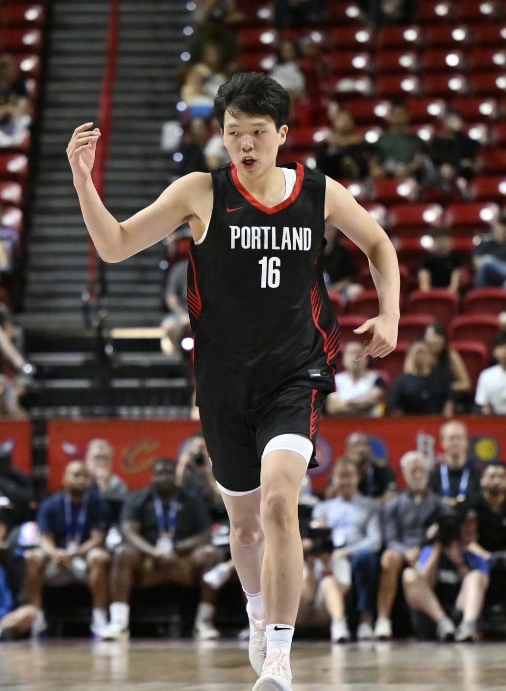 杨瀚森今天上线没给安排战术地位！杨瀚森开拓者首秀 ​​​