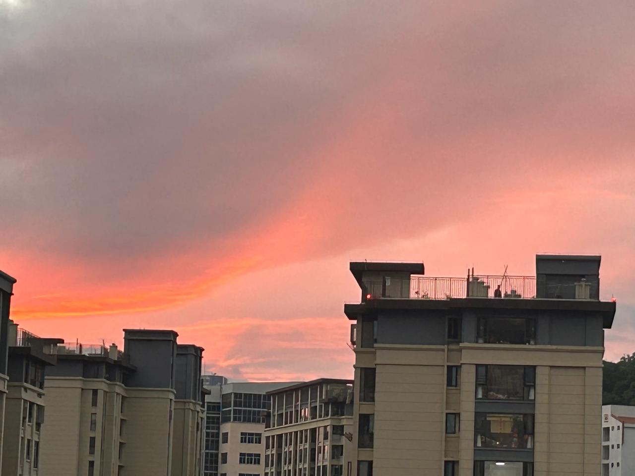 夕阳无限好，无需感叹近黄昏，享受当下，接纳，而不是对抗#秋日生活打卡季# #被晚