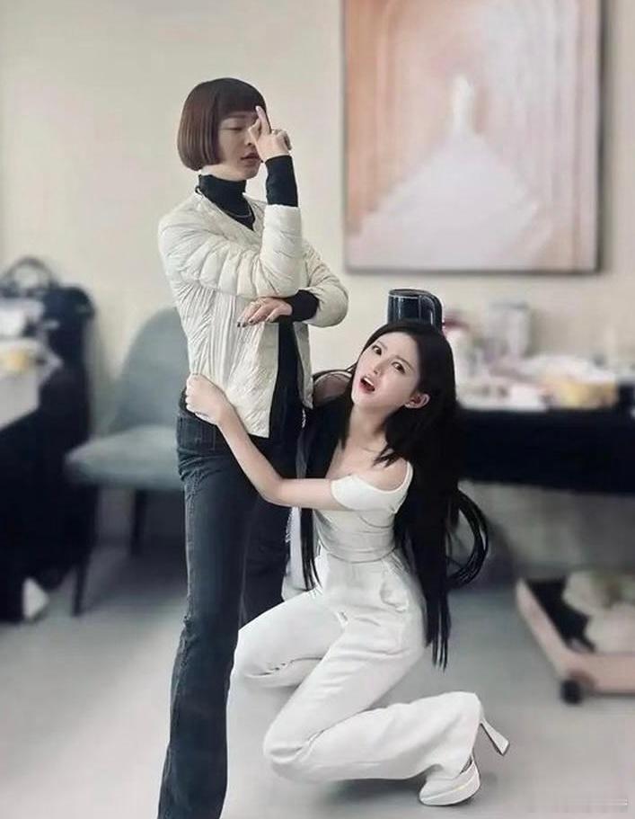 这竟然是赵露思早期，好有许妍味怪不得让她来演 
