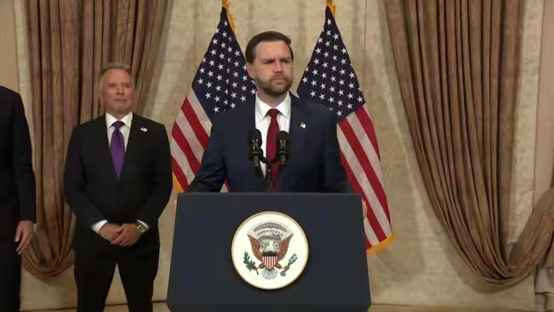 万斯空手返美！美伊谈判21小时谈崩，谁在为僵局买单？
 
4月12日，美国副总统