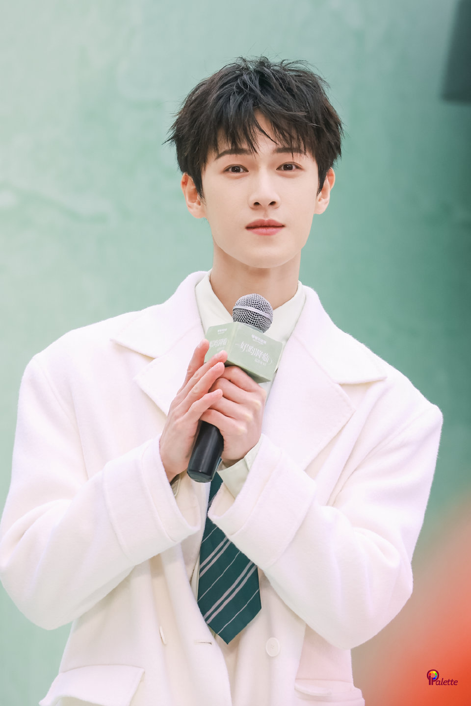 李昀锐参加央视跨年超期待跨年 李昀锐 央视认证好孩子  今晚肯定非常好看  有点