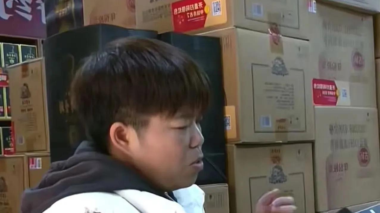 崩溃！河南鹿邑，女子卖37箱白酒致银行卡被封！警方：“这是涉诈资金，依法冻结！”