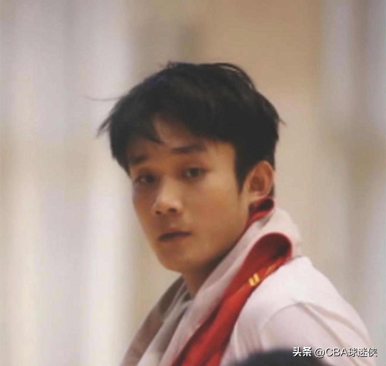 🏀 二连MVP，四字外援，经十路的神——丁彦雨航，退役了

他是CBA史上唯一