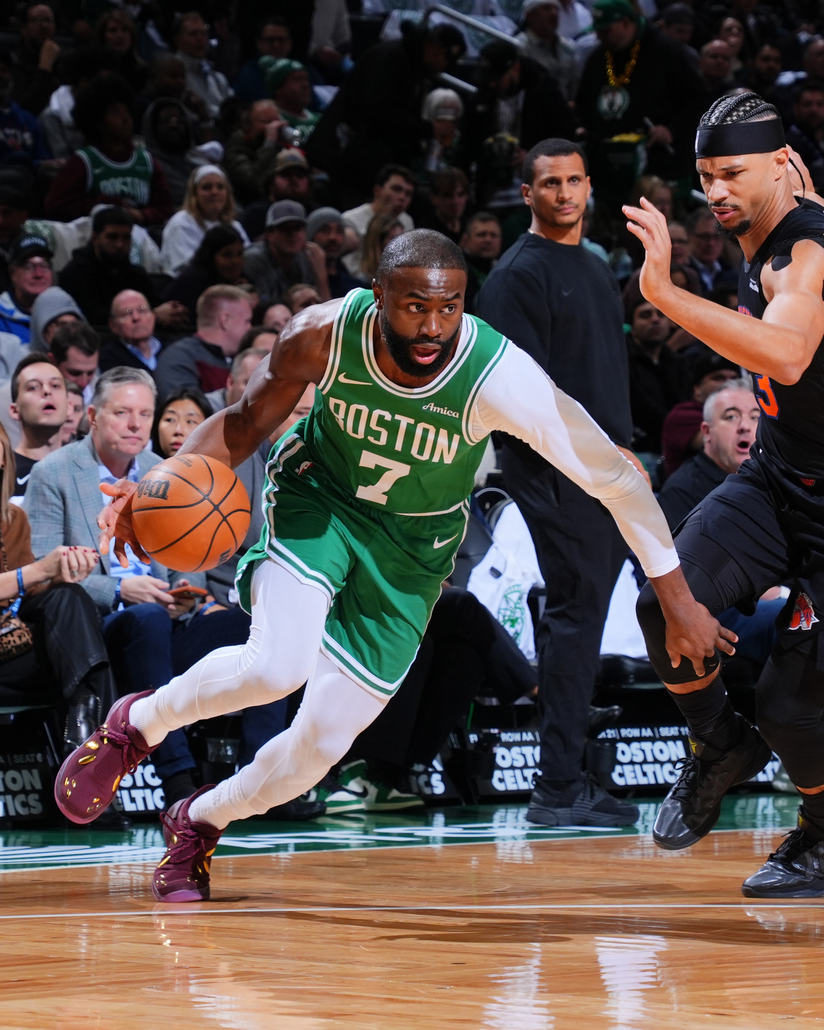 牛爷爷今天24投16中42分，第二第三节砍下33分，17投13中对尼克斯可真下狠