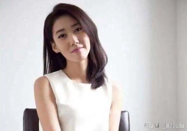 高露的天亮了
王珞丹的天也亮了
王昨天拿奖一点都不开心，如果换个人网友高低会跟女