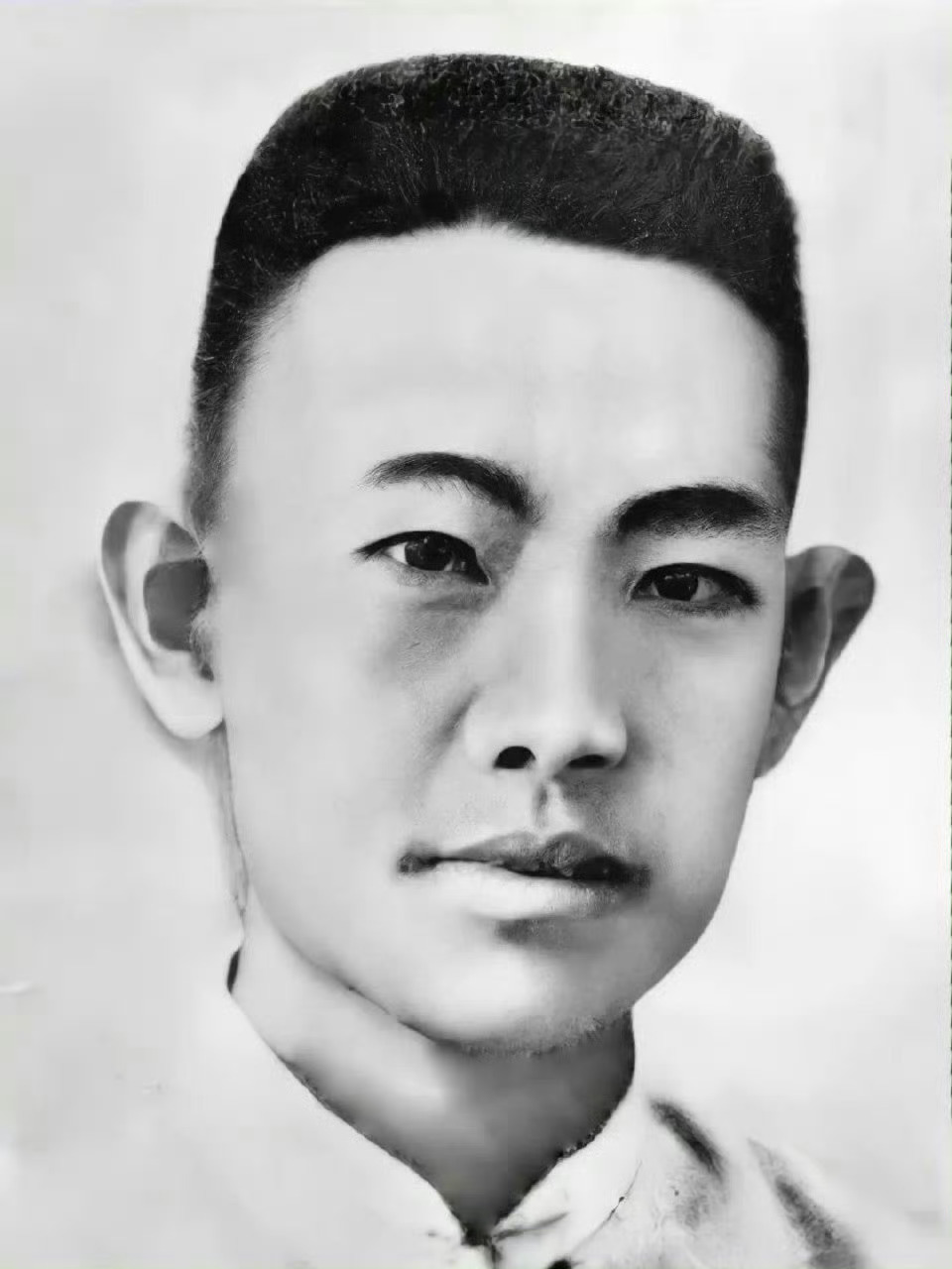 1925年8月19日，中国共产党创始人之一王尽美病逝，年仅27岁。2009年9月