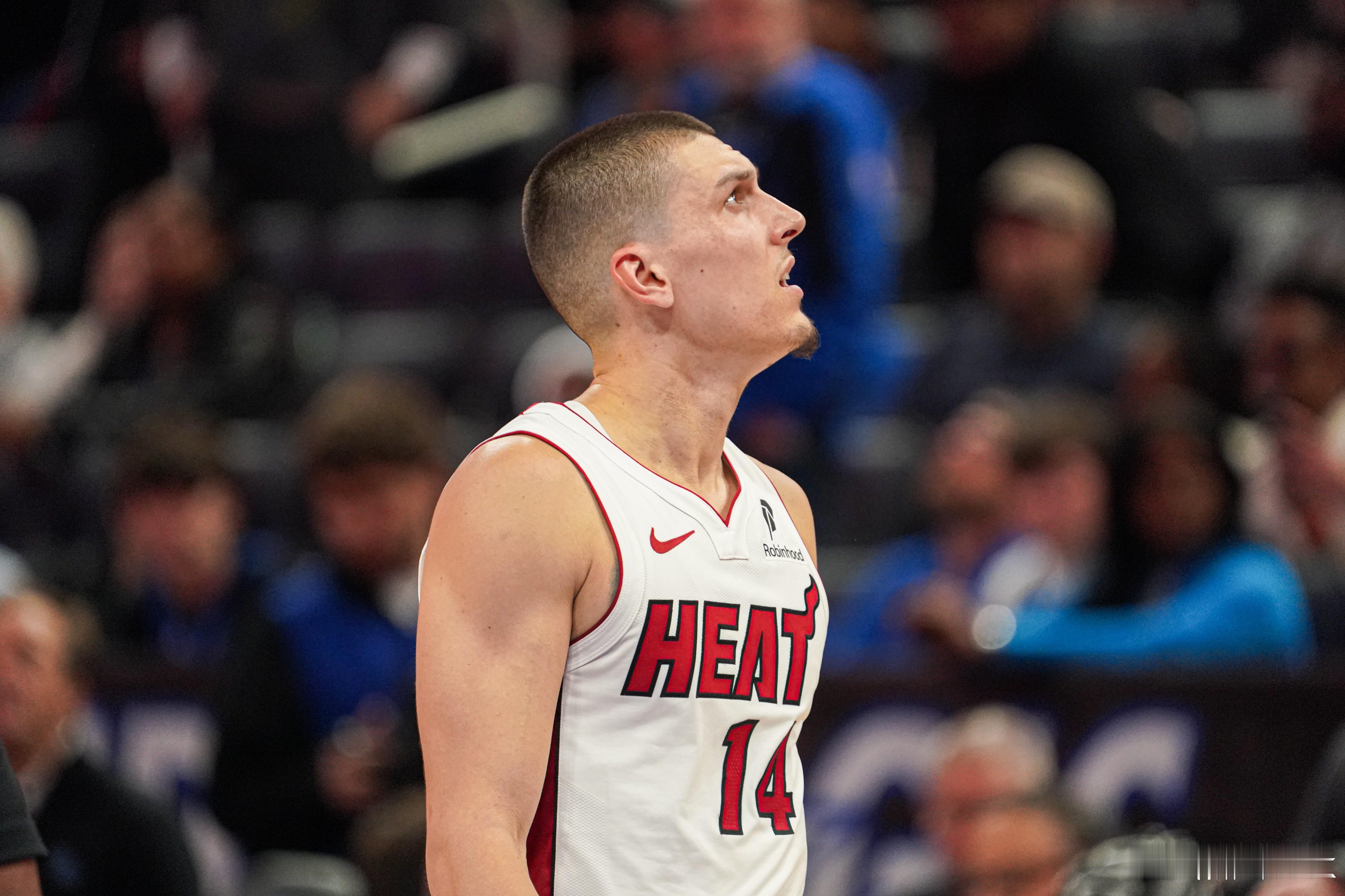 休息了五天，然后赛前伤病复发，说实话还真挺戏剧的猛龙vs热火新赛季篮不住