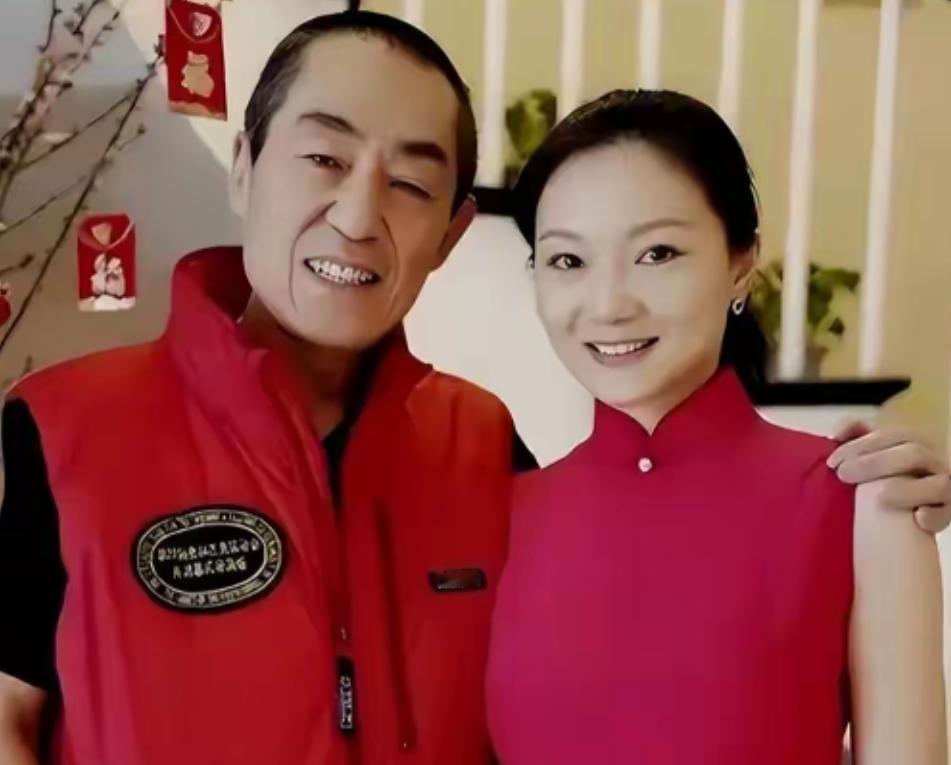25年恩爱抵不过残忍现实，76岁张艺谋年老色衰，44岁陈婷花样年华
娱乐