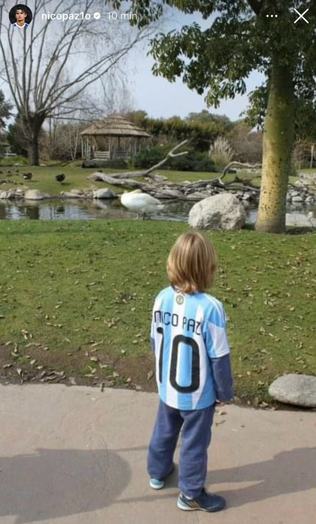 我生来就是阿根廷球迷🥹尼科帕斯晒出儿时照片🇦🇷他今天参加了全队训练👏尼科
