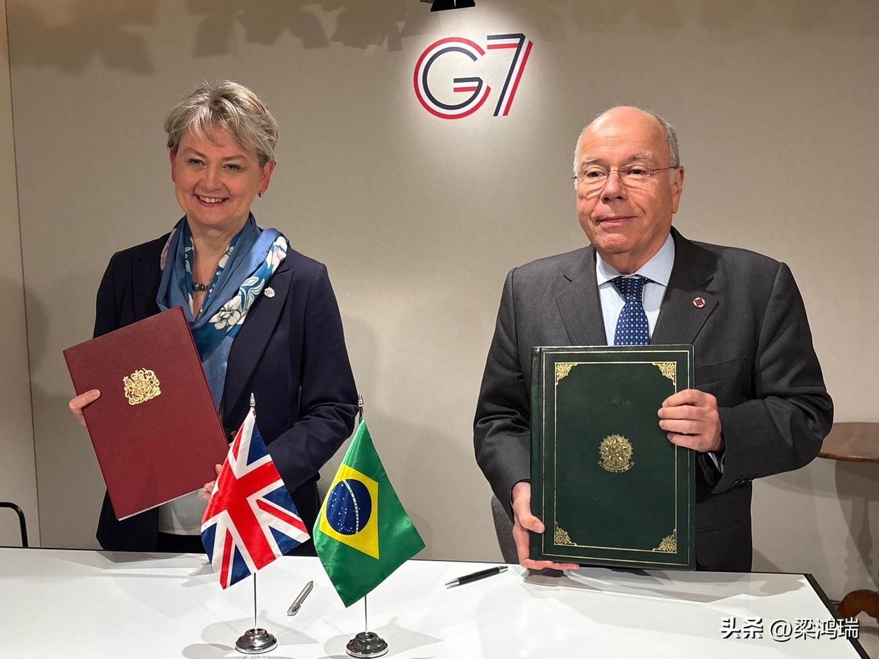 英国外交大臣伊薇特·库珀（Yvette Cooper）与巴西外交部长毛罗·维埃拉