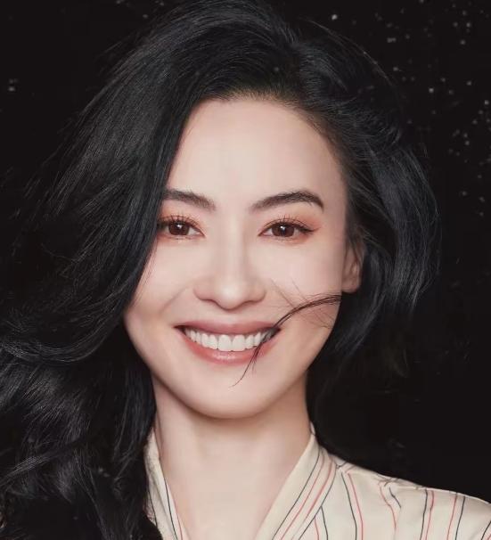 我要是张柏芝大儿子，

我是真心坐不住！

张柏芝大儿子现在肯定是又急又心疼！