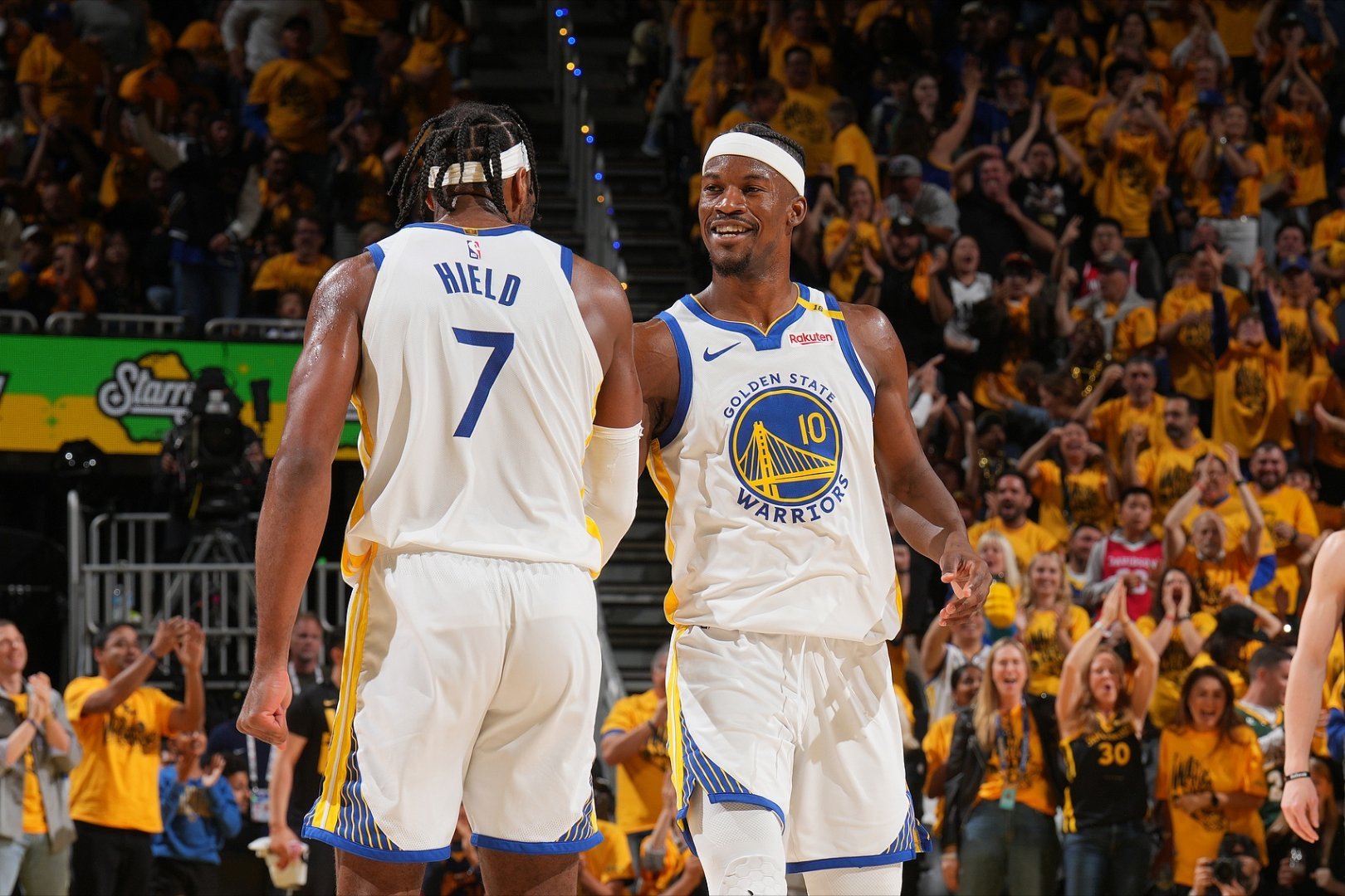 ➡巴特勒（言外之意）：哥们儿，你再投成这样我也保不住你了巴特勒：我们开始找到自己