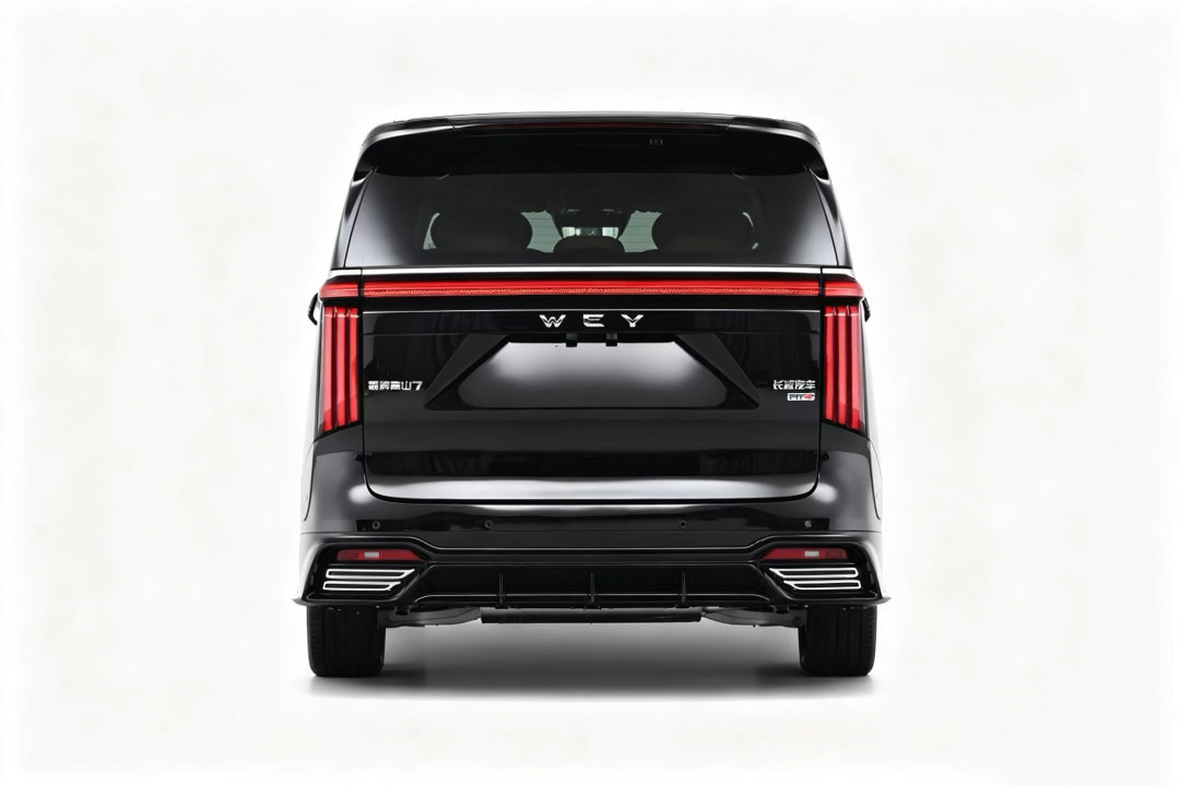 魏牌高山7SUV跨界MPV SUV，把MPV大空间和SUV通过性合二为一。延续高