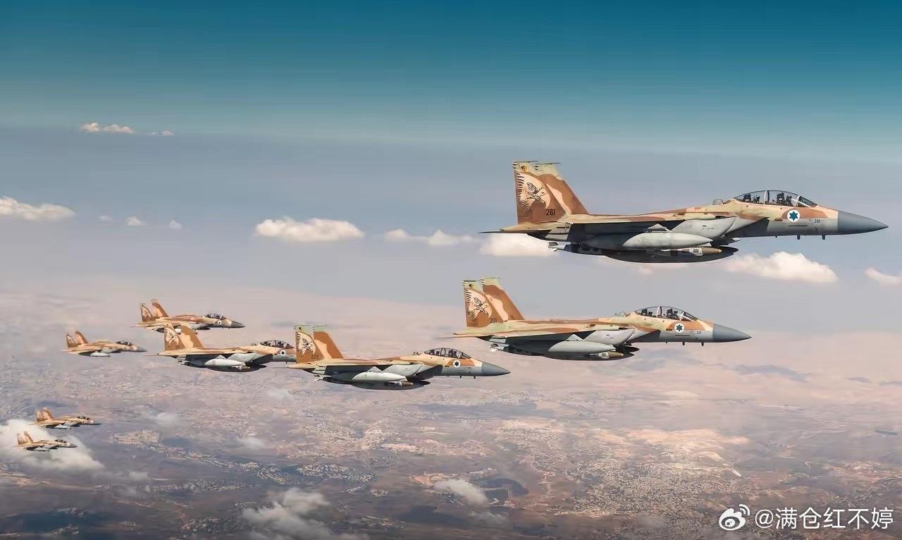 这是以色列的F-15I重型战斗机 ，这些照片应该不是去轰炸伊朗的最新照片，虽然伊