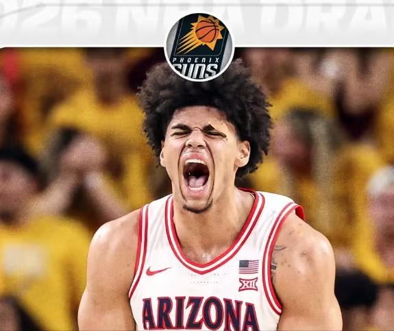 NBA选秀夜上演了一出精彩的交易大戏！尼克斯队展现出了精明的交易手腕，他们先将2