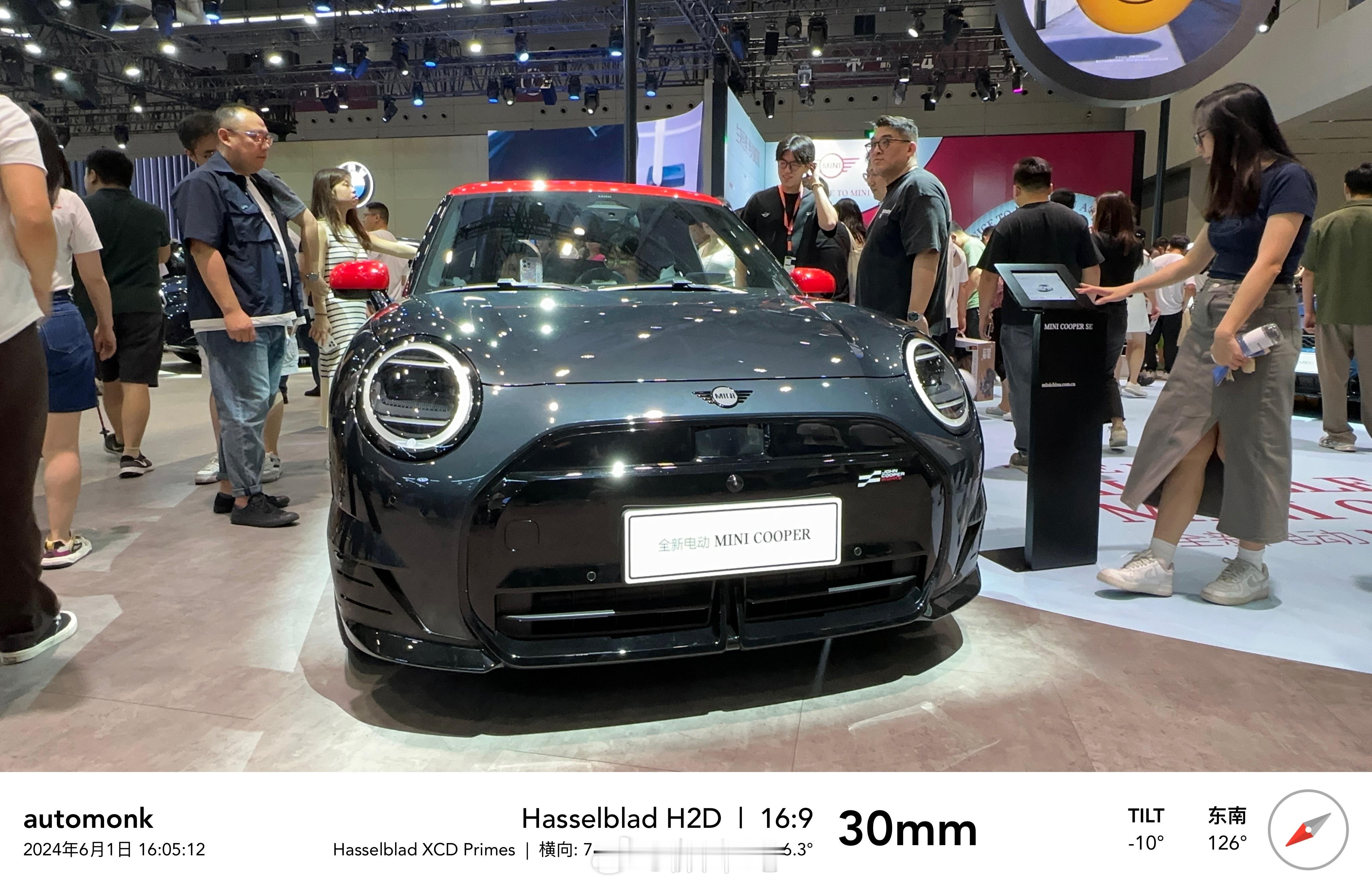 竟然是第一次看纯电MIMI， 内饰风格太爱了，主题哪哪都对，由此对于三角形尾灯也