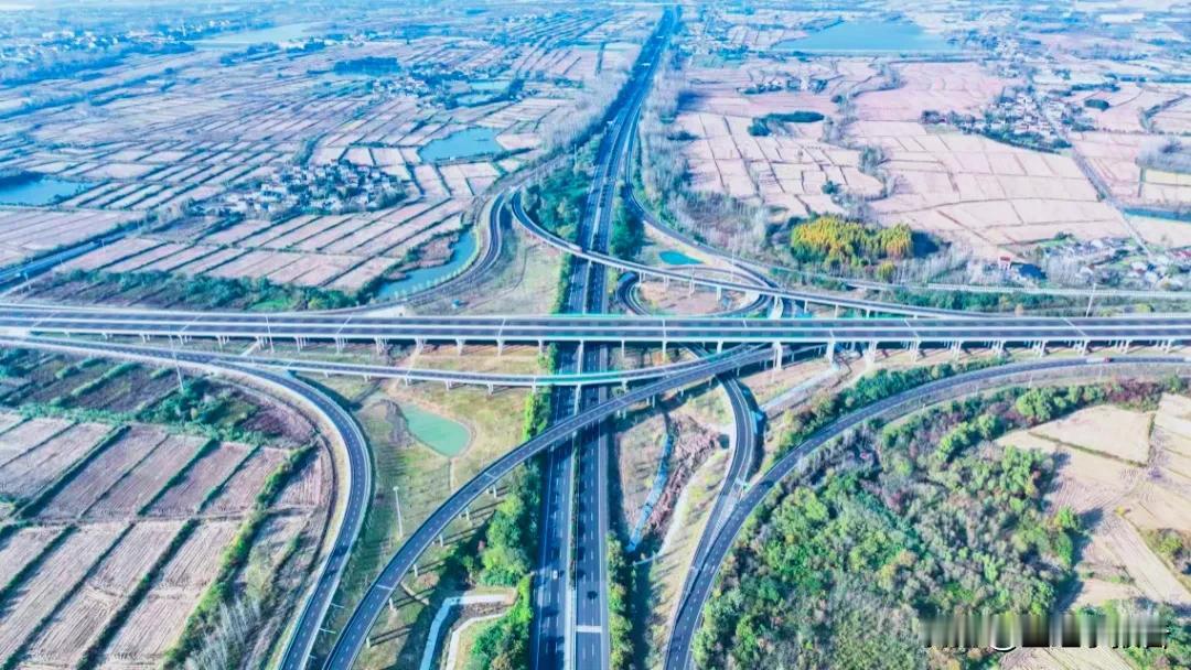 一条高速公路，滁州段建成两年半却无法对接南京绕城高速，最近终于等到了南京段的竣工