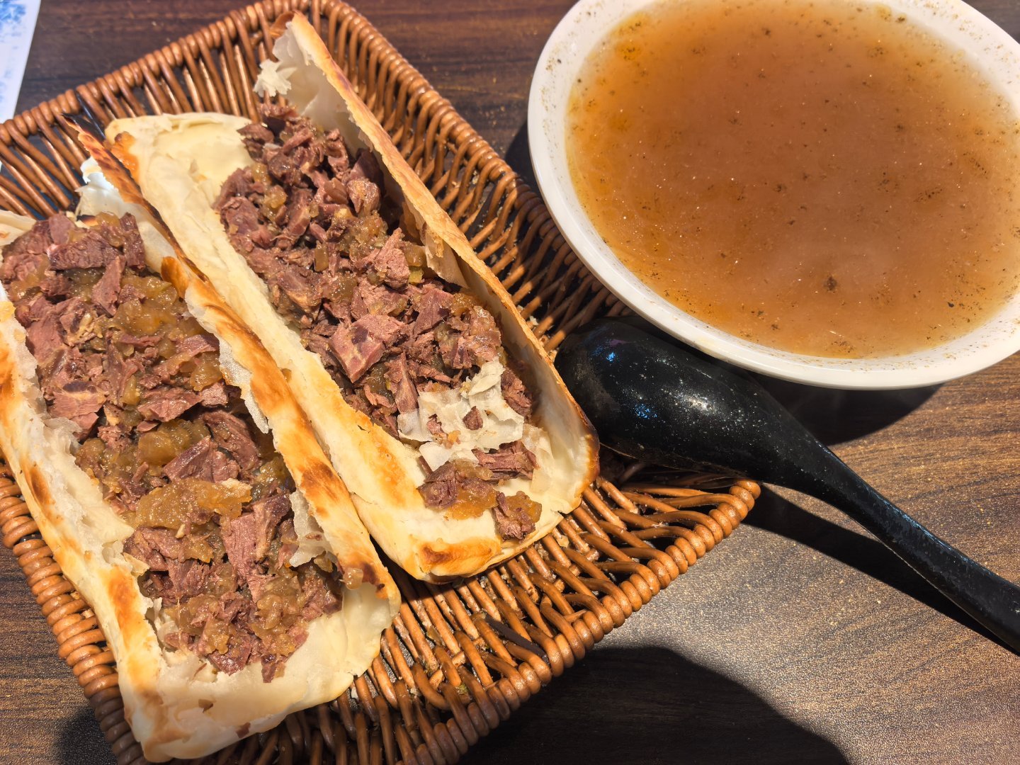 纯肉大火烧何不懂的超话