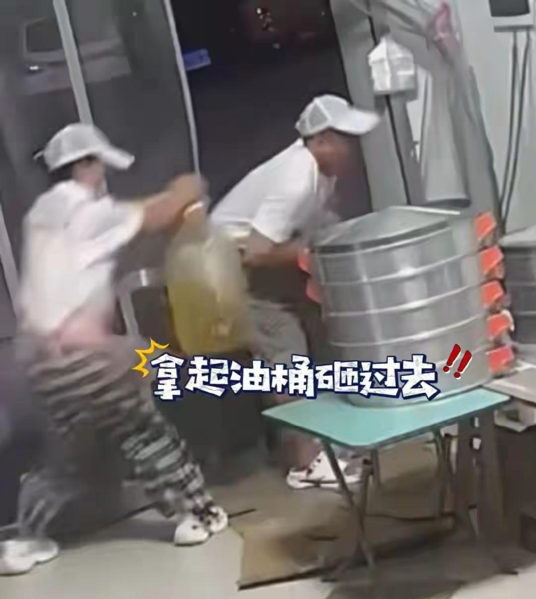 这个感人的故事展现了夫妻之间深厚的感情和无私的关爱，也让许多网友为之动容。根据报