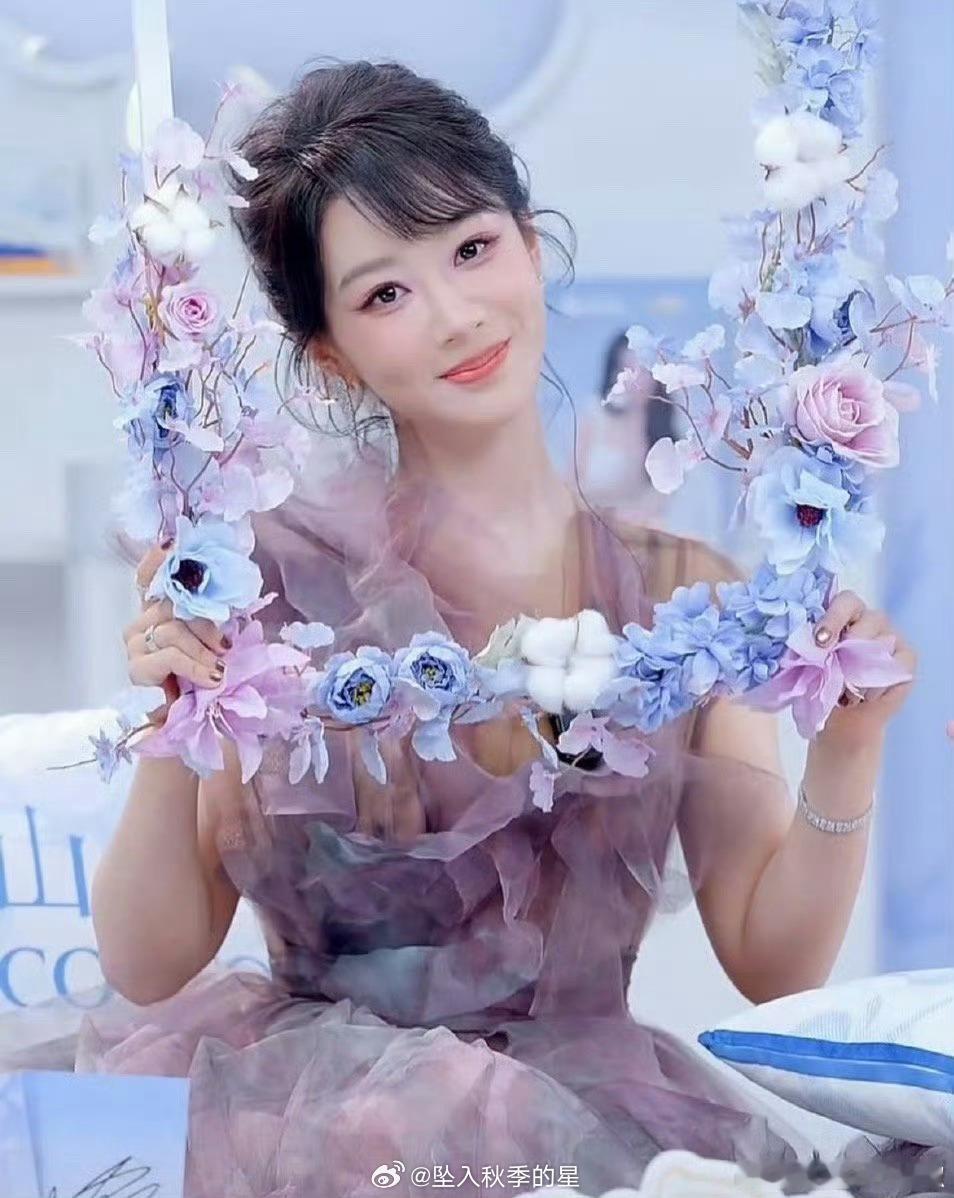 杨紫直播姐姐好美[哇][哇] ​​​