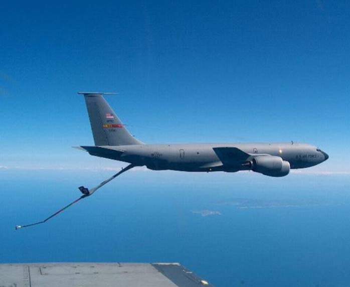 伊拉克抵抗组织称击落了一架美军KC135空中加油机，机上人员全部死亡。

说白了