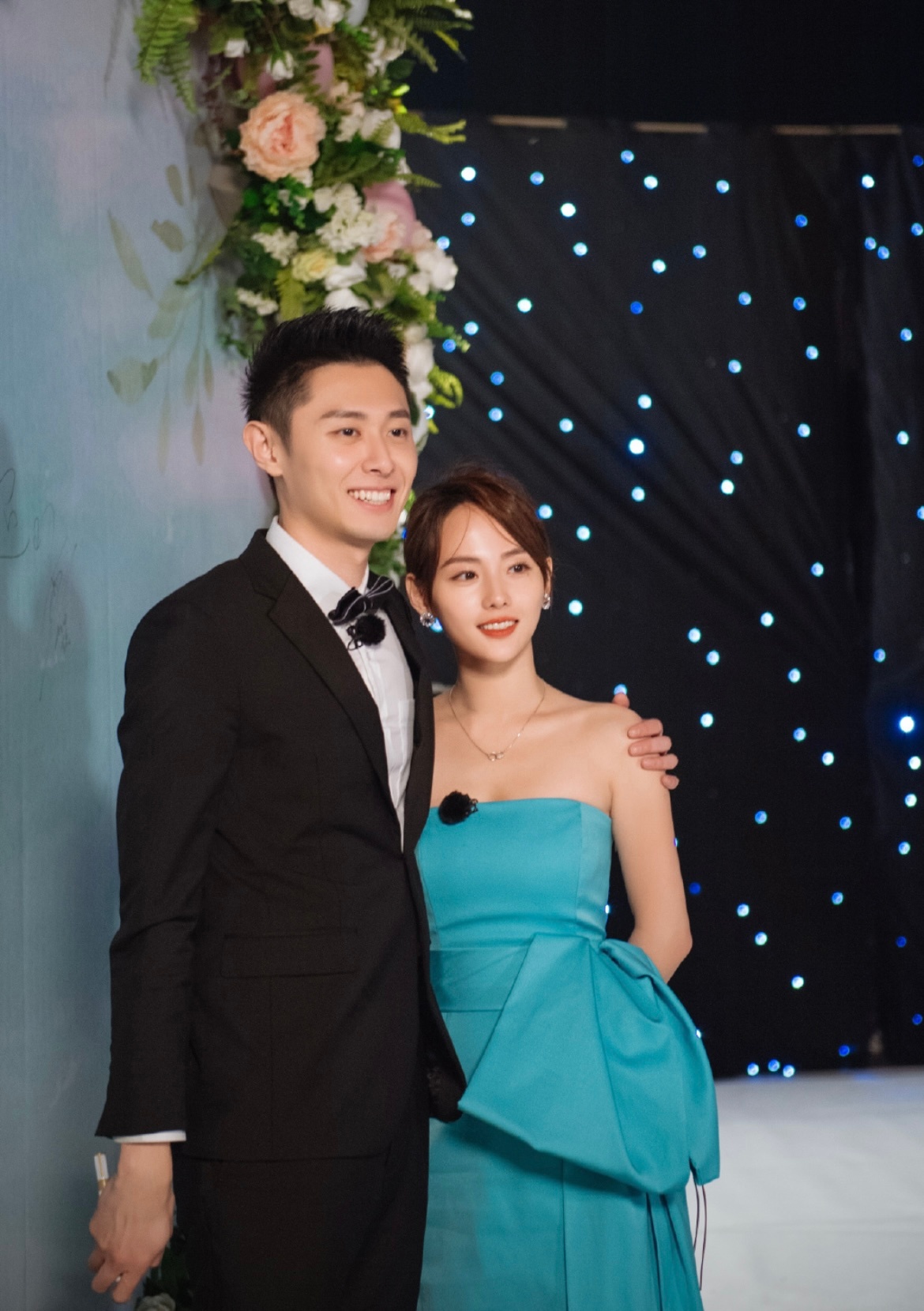 买超回应没有离婚只有丧偶综艺里的深情人设，到了离婚之后彻底翻篇。曾经斩钉截铁的承