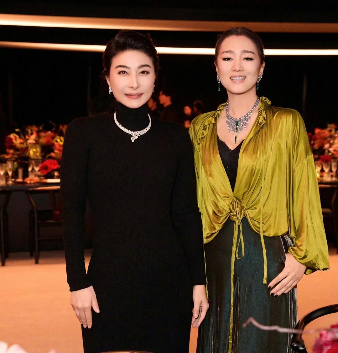 巩俐郭晶晶合照诡秘这不就是你爱看的双强女主吗[爱慕][爱慕][爱慕]势均力敌都在