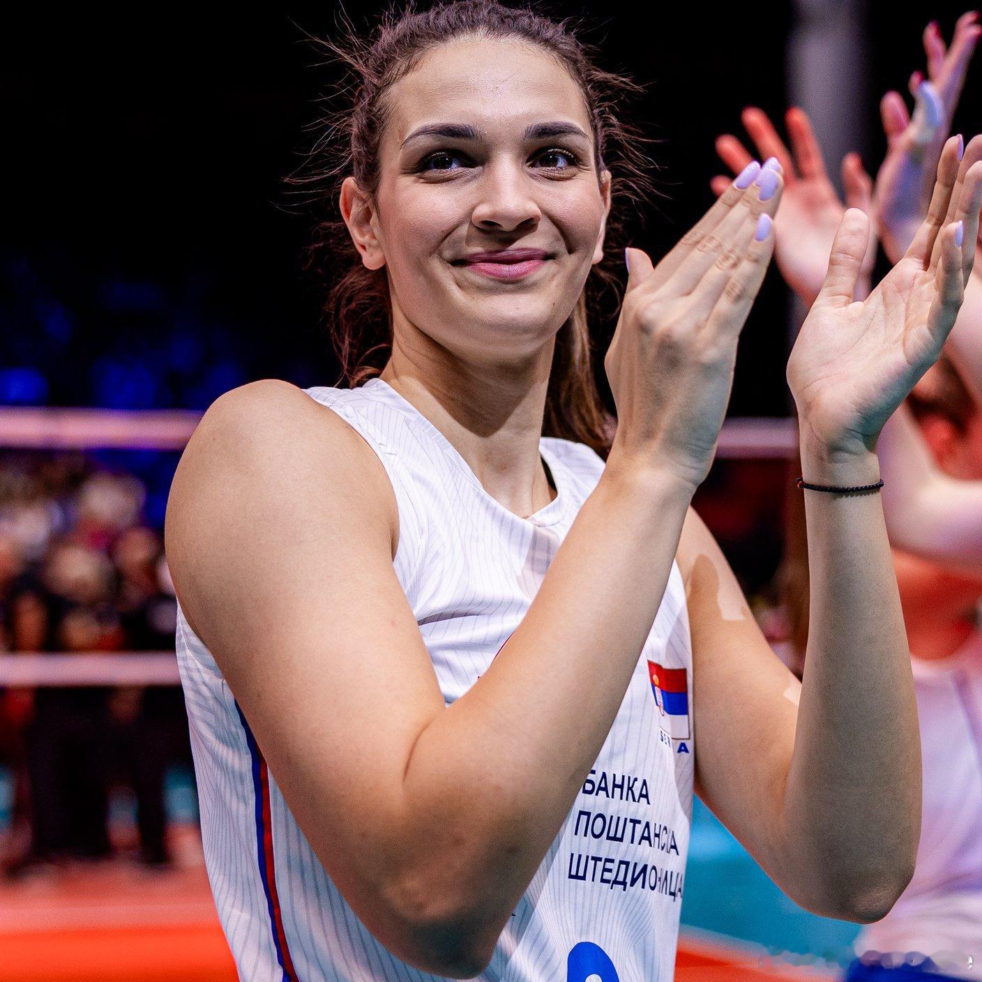 2026年欧洲女排锦标赛 💥🇷🇸塞尔维亚副攻手明亚·奥斯马吉奇受伤，将缺席