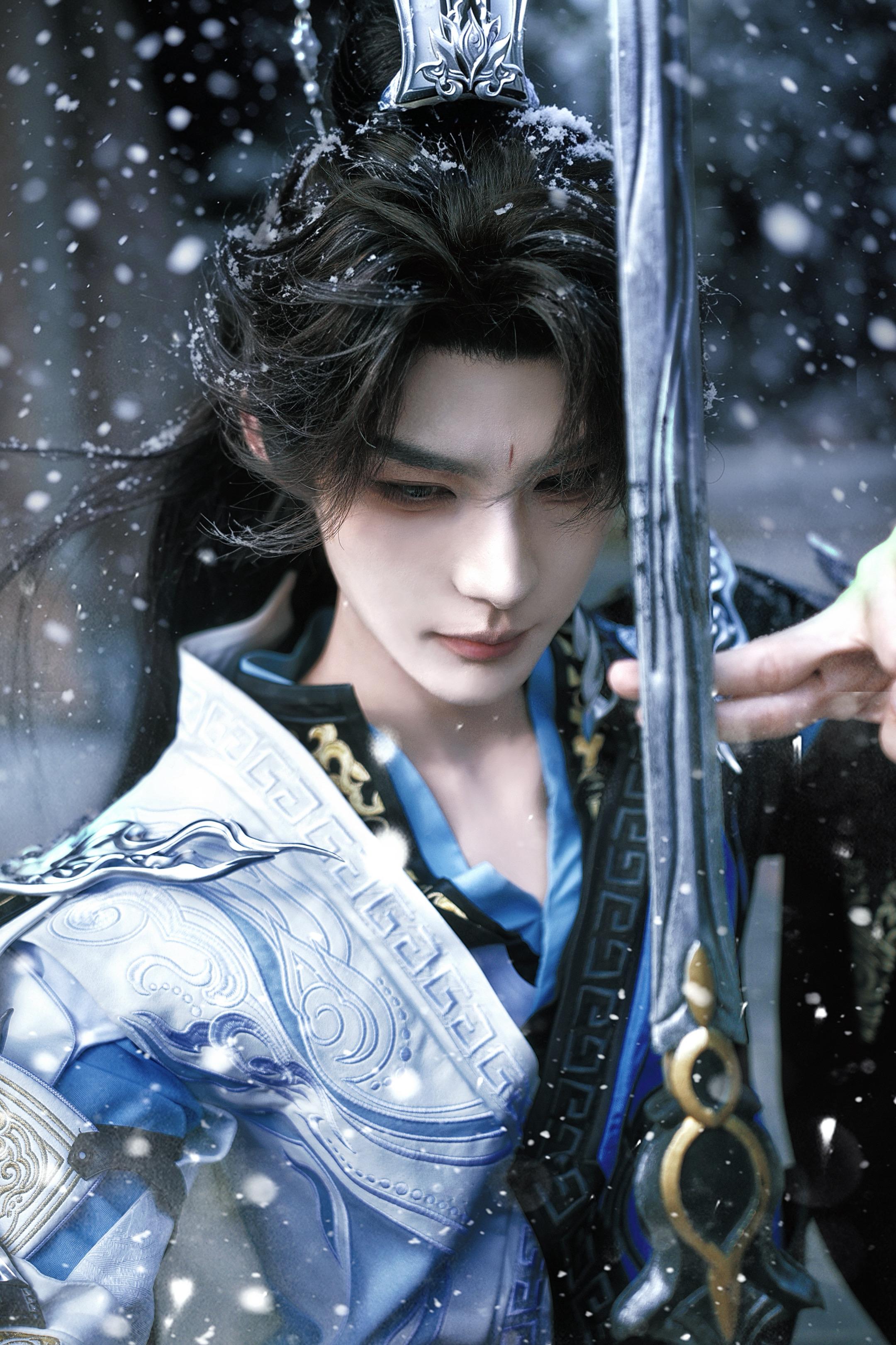 “风雪眉间过，心剑两无缘”