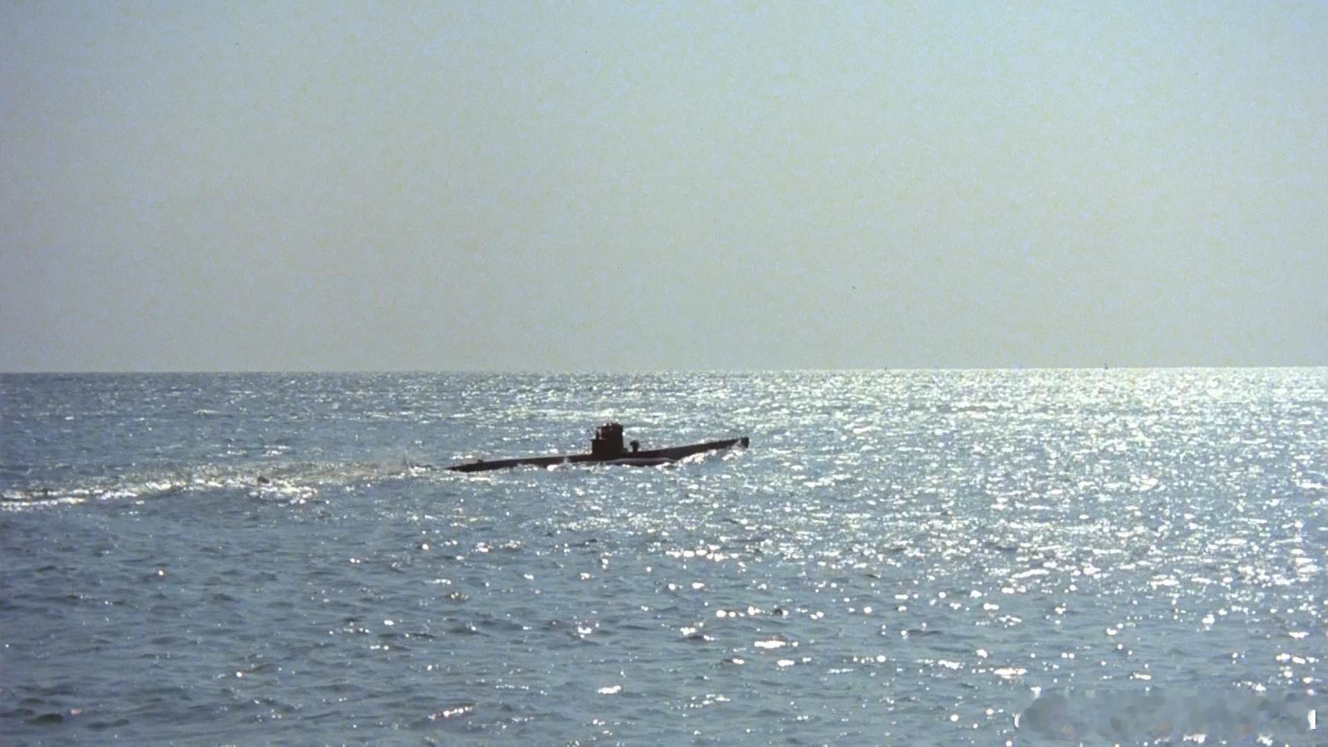 从海底出击 Das Boot (1985)豆瓣9.4分，5小时剧集版。二次世界大