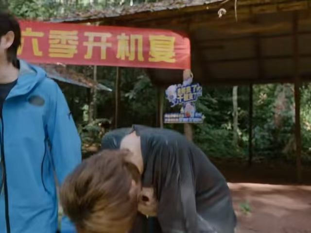 鹿晗正准备扫码，陈赫悠悠地说：“给你干女儿买的，你来。”一句话让全场震惊——鹿晗