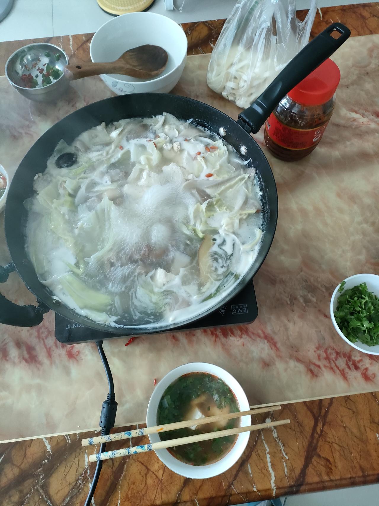 。朋友们，你们开始吃羊肉了没？谢谢点赞评论。