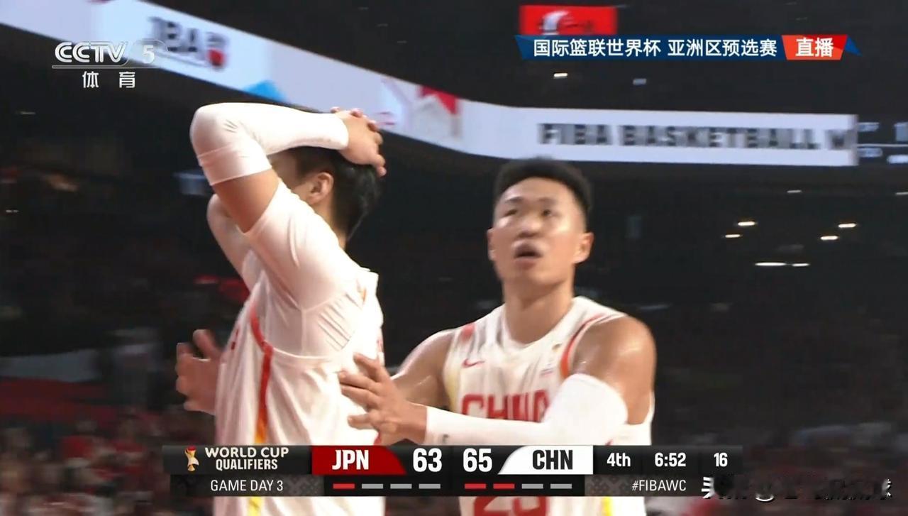 中国男篮超级球星赵睿真是惊呆了！在今天进行的中国男篮和日本男篮的比赛中，当时比赛