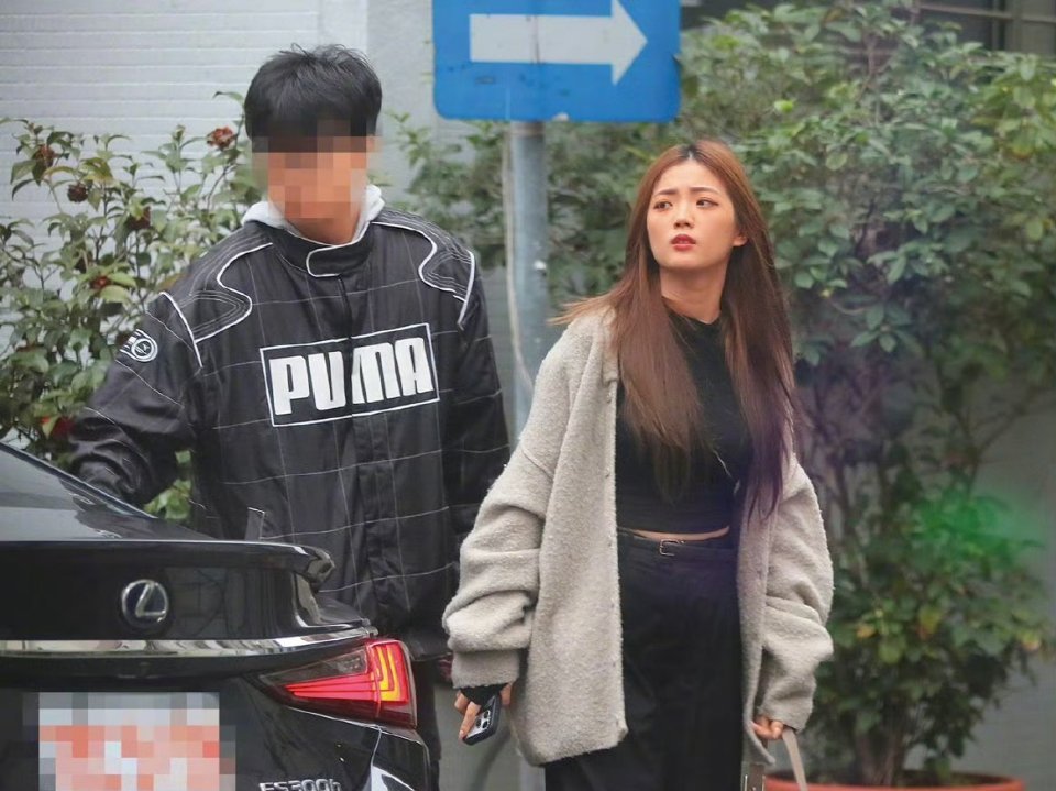 台媒曝曾敬骅恋情我印象中 磕罪梦者  的时候 翻两人的糖许光汉还带着女友和小彭一