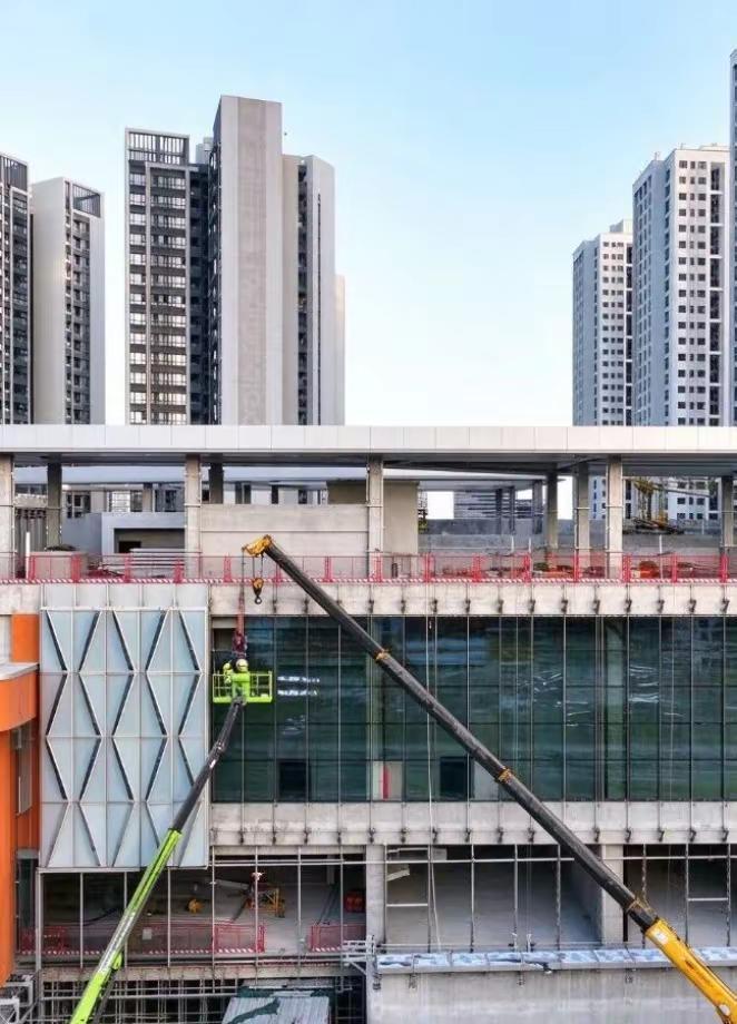 高新区的小伙伴们，你们心心念念的港湾天际商业Mall，又有大动静了！ 目前，外立