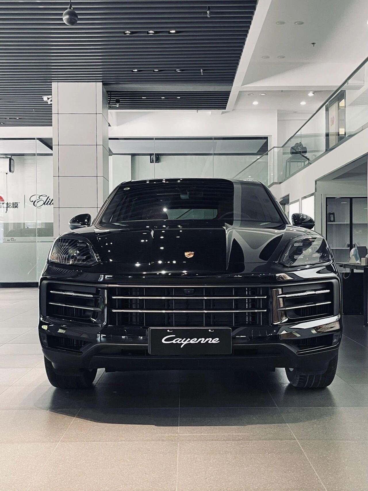 混动 SUV 也能当超跑？兰博基尼 Urus SE 疯了？2025 款 Urus