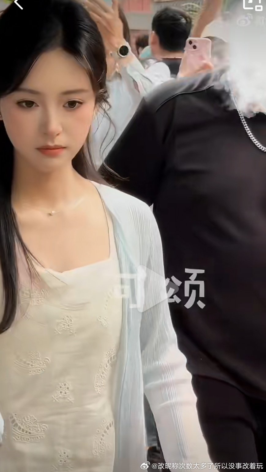 这美颜都开成啥了？ 