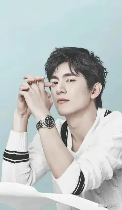 林更新自《与凤行》之后收到了很多古偶剧本，但总感觉他最初就是冲着赵丽颖监制友情出