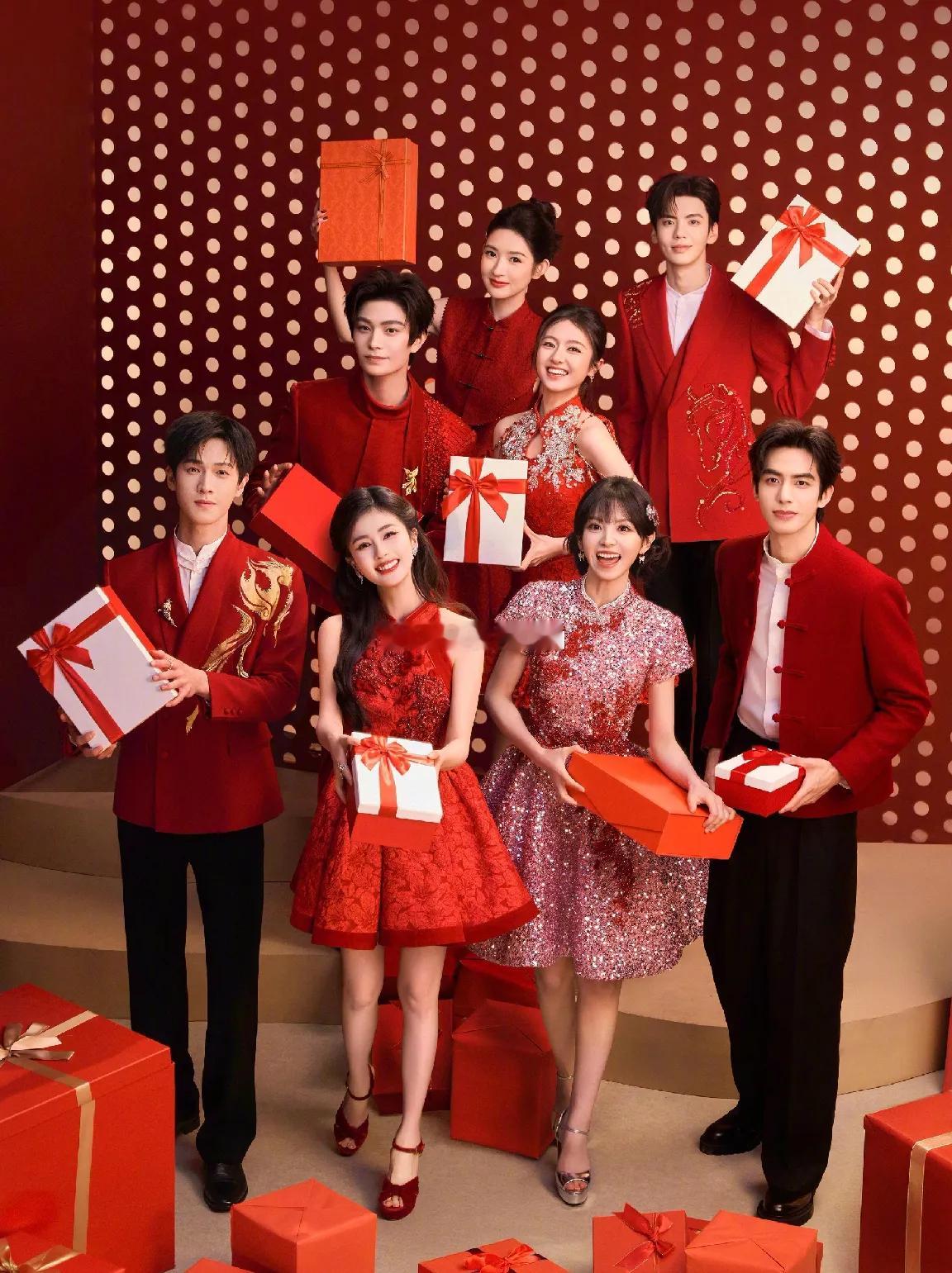 春晚的明星阵容越来越庞大，节目却显得越发寡淡无聊，和普通晚会的差距在缩小，渐渐没