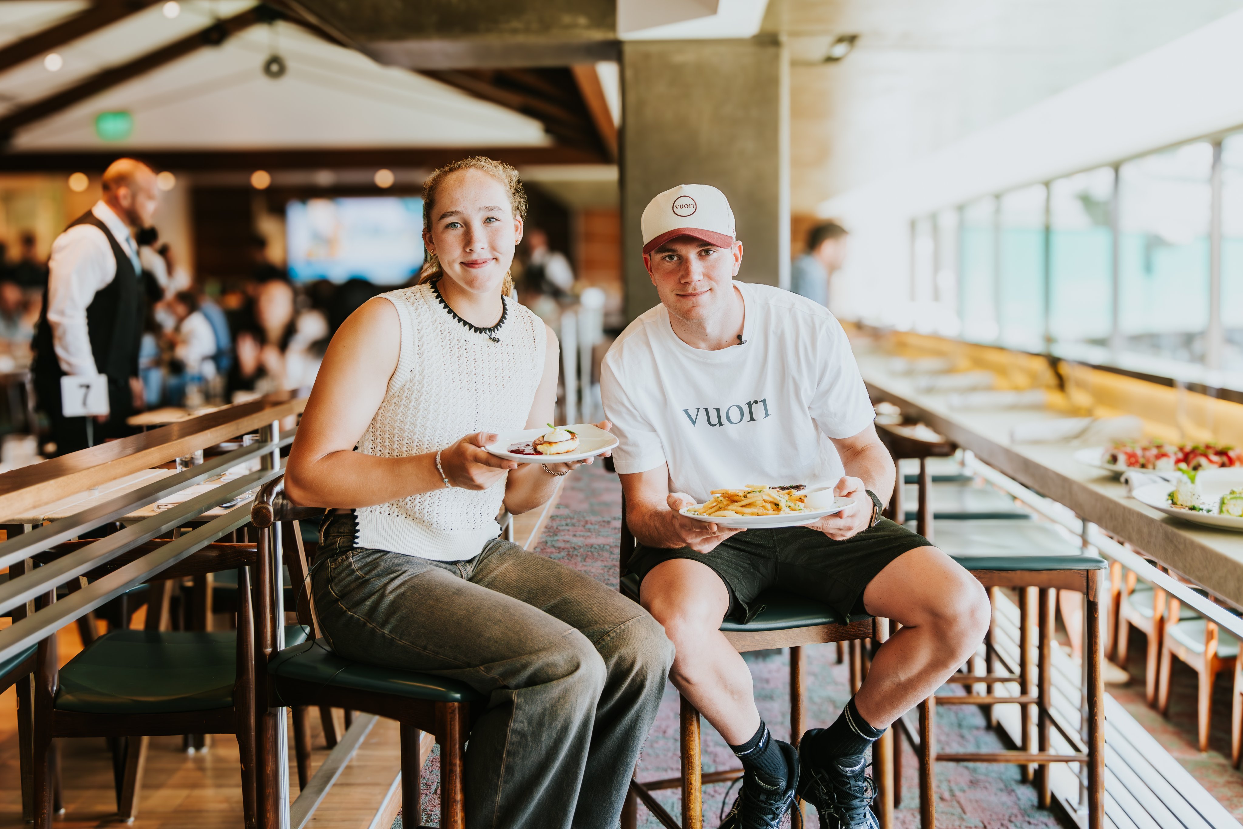 卫冕冠军午餐会🍽米拉·安德列娃和德雷珀受邀出席
