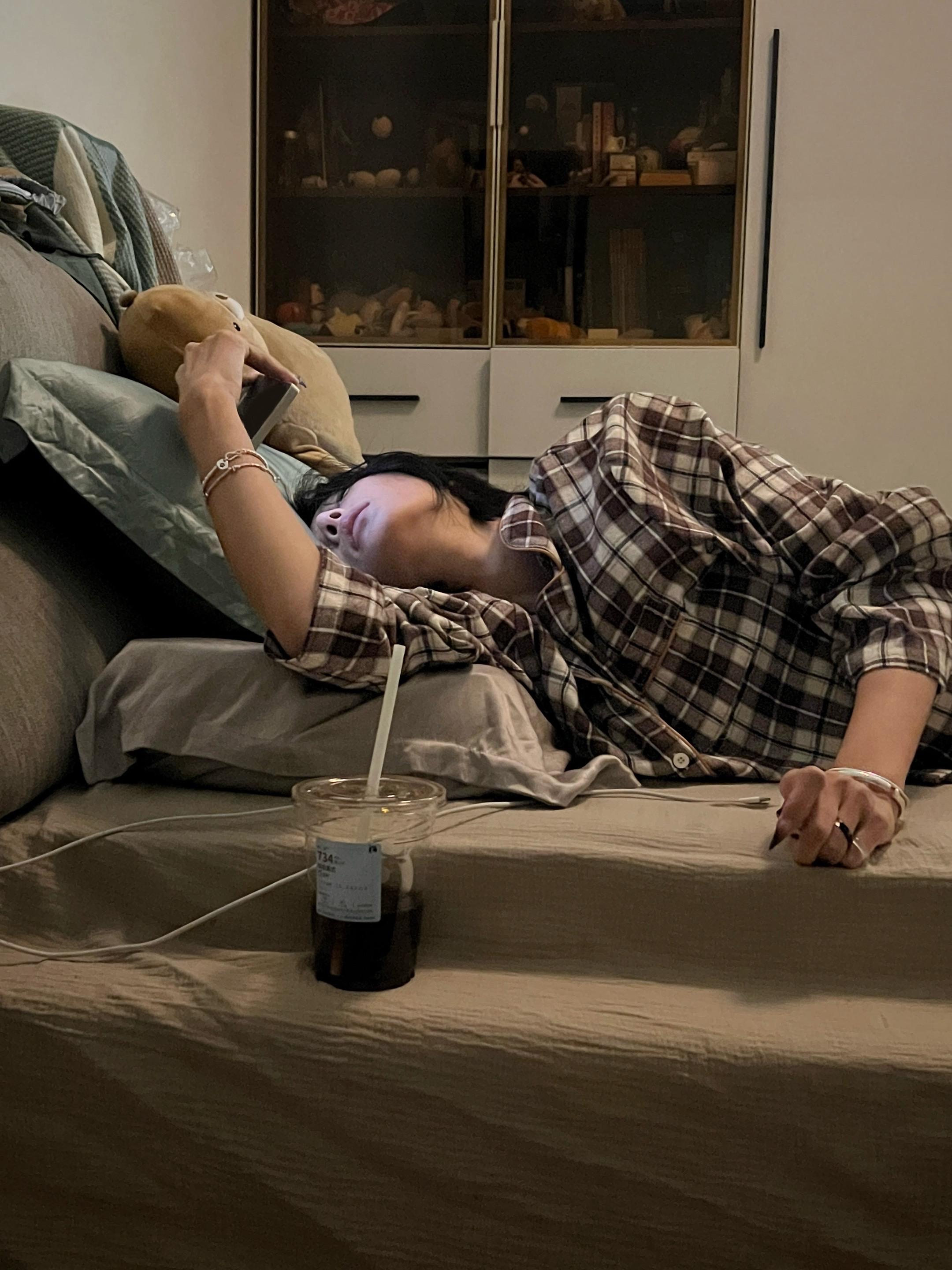 跨年又睡过了！！ 小憩之前特地找好的机位 定好计时拍摄准备睡醒就记录跨...