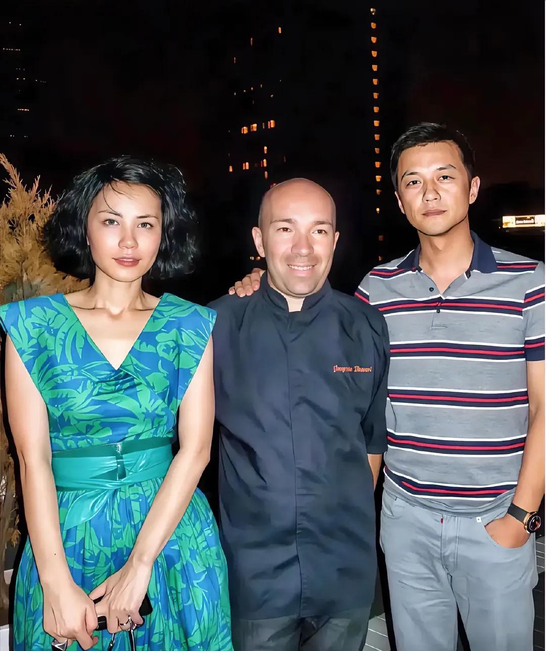 王菲看上李亚鹏什么了，还不是因为他长得帅，李亚鹏觉得自己很强的时候，正是如日中天