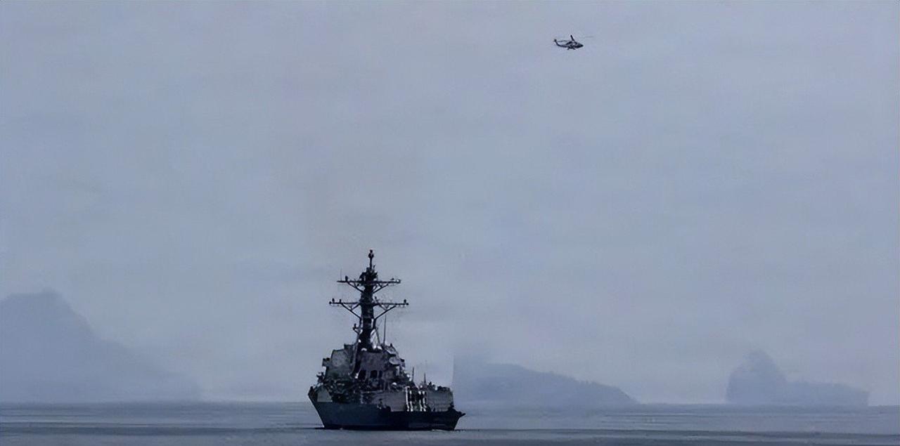 霍尔木兹海峡近期爆发的海上交火，把美伊之间的对峙状态直白摆在公众面前。这片常年不