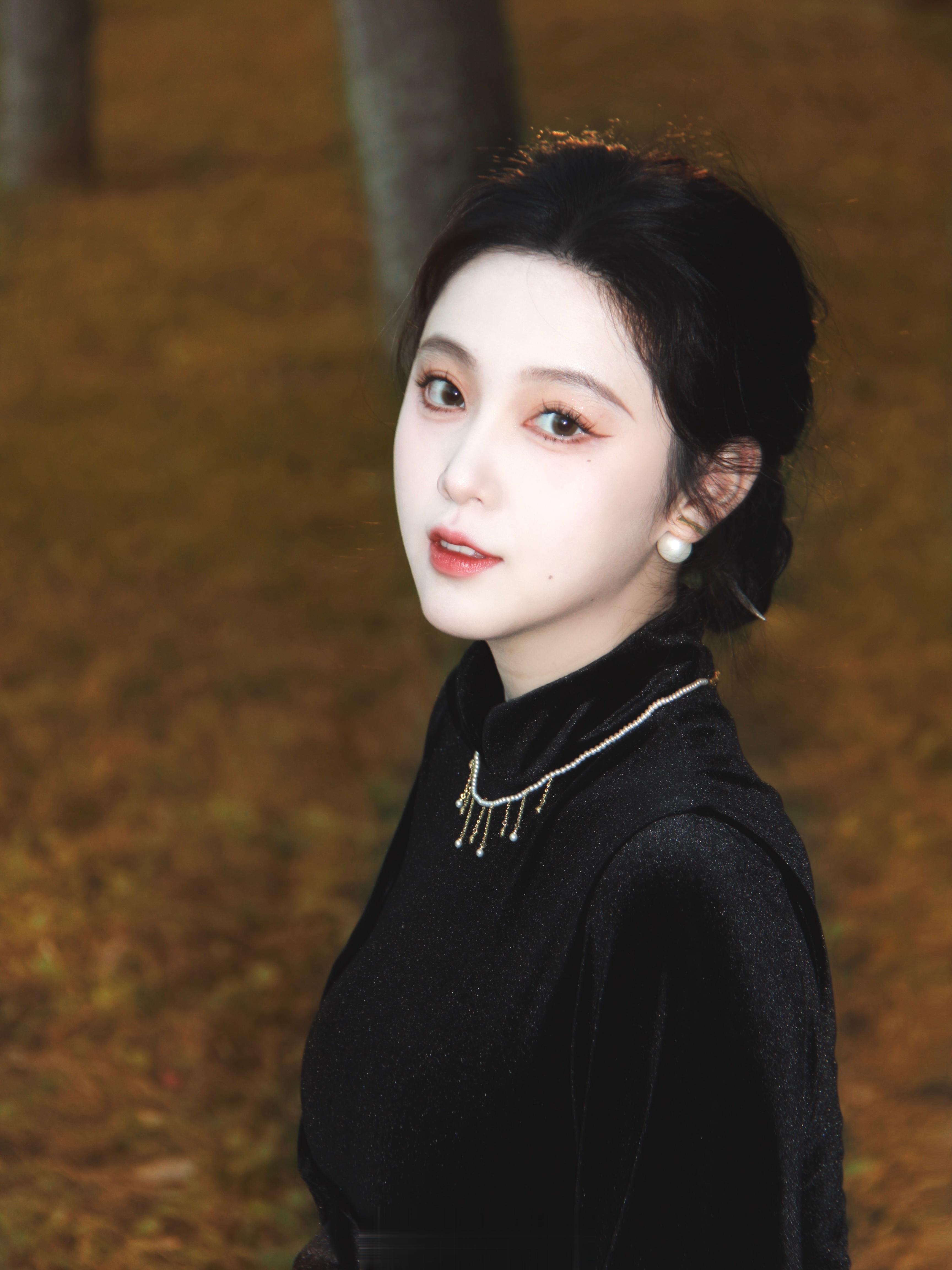 将…..将头发梳成大人模样？ ​​​