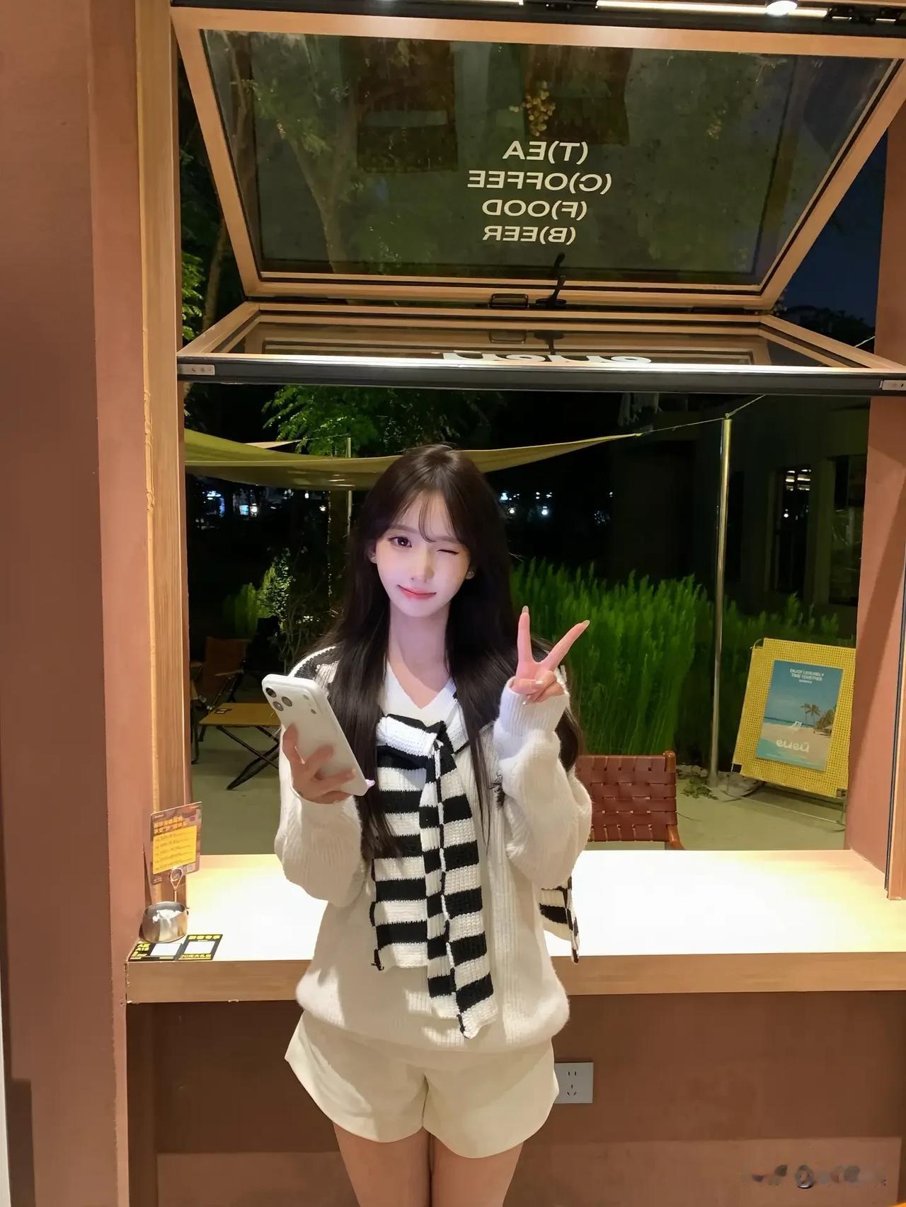 窗明几净，心旷神怡。