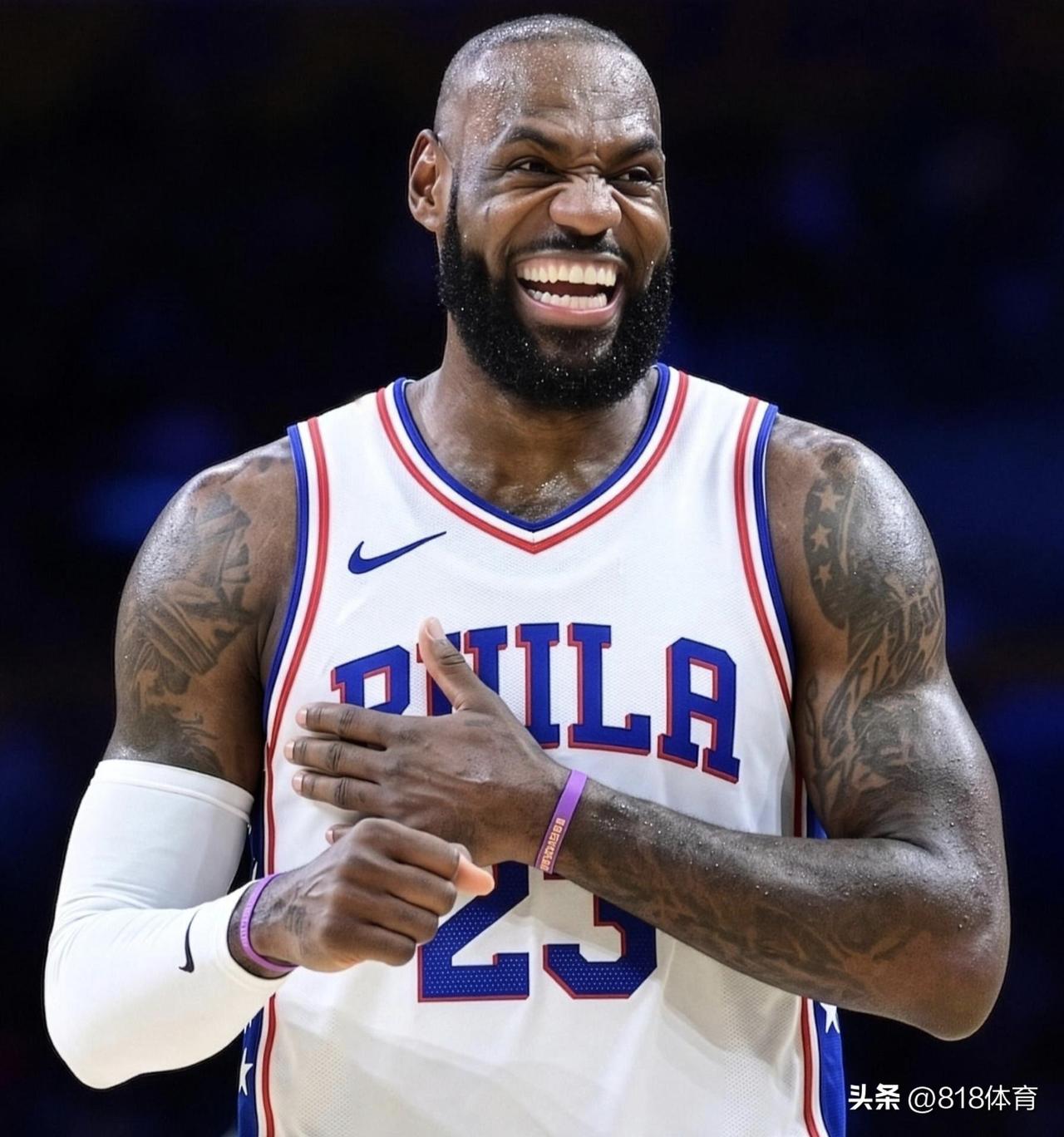 看NBA上咪咕视频

詹姆斯下赛季或乘直升机通勤

近日，41岁的詹姆斯以底薪加