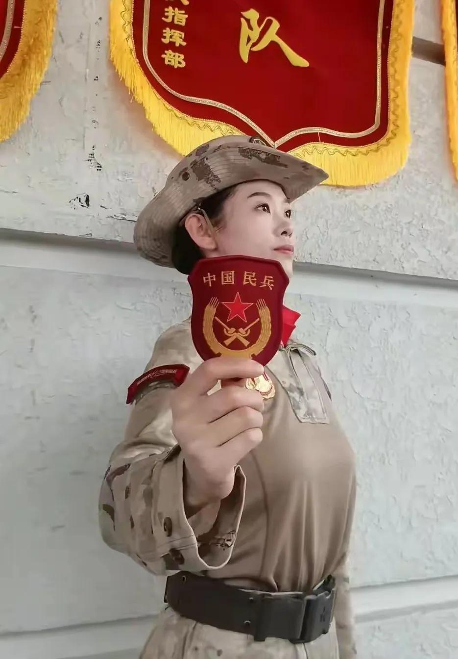 大家发现没有，“民兵”这个词，我们已好久没听到过了。
这次，9.3阅兵中看见女民